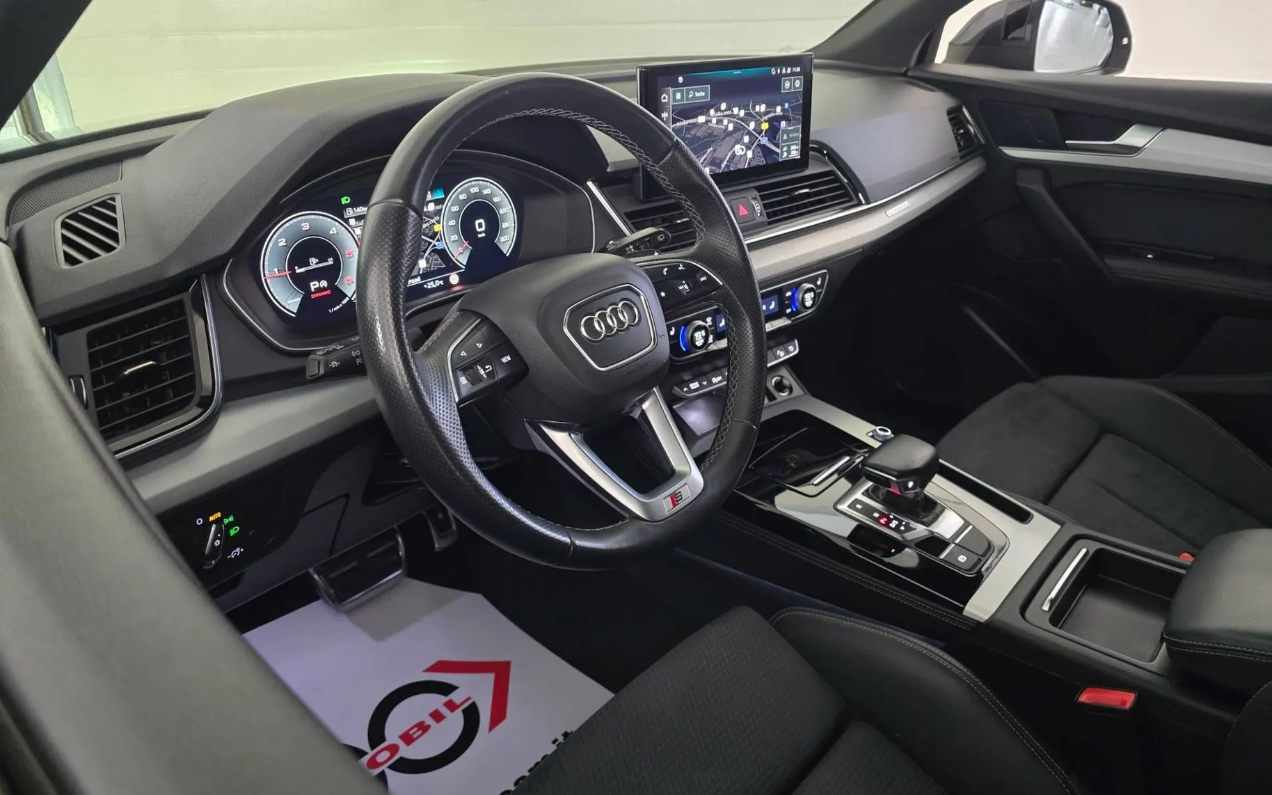 Notranja slika - Audi Q5 - quattro 40 TDI Advanced S-line S tronic - 9