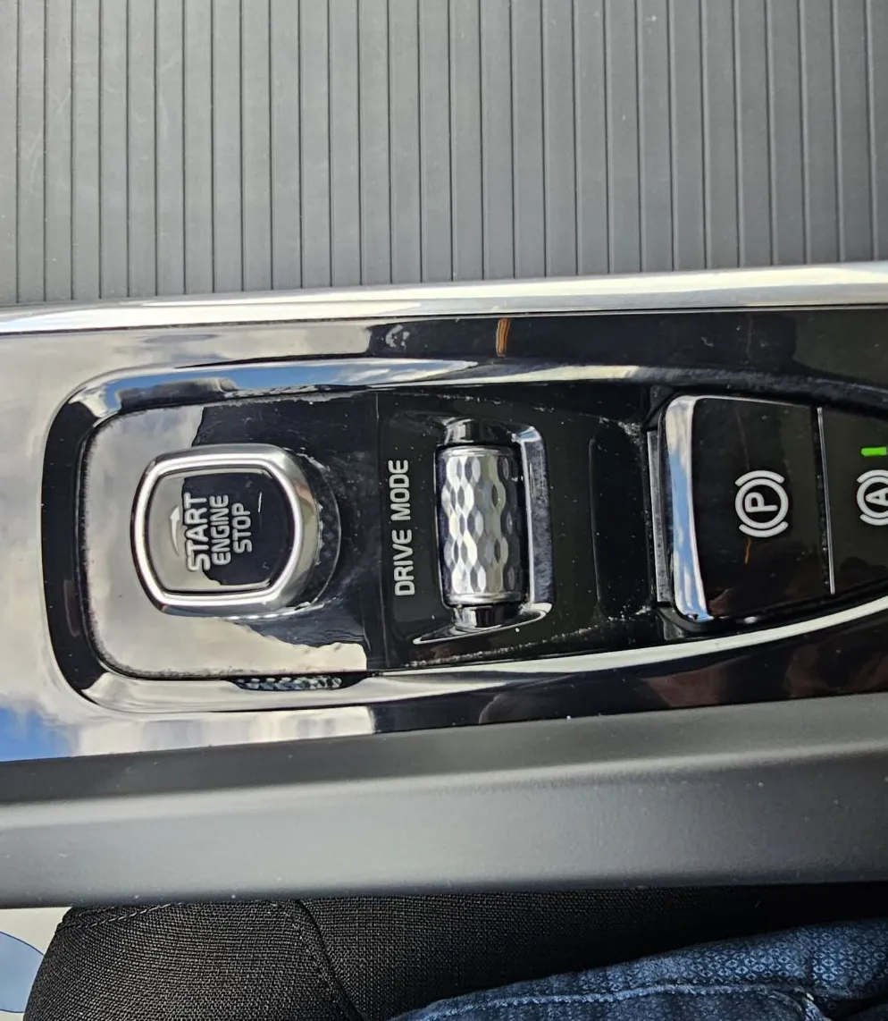 Zunanja slika - Volvo XC60 - B4D AWD Mom.Pro Avt.|panorama|wirtual|Navi|AC|Asis - 15