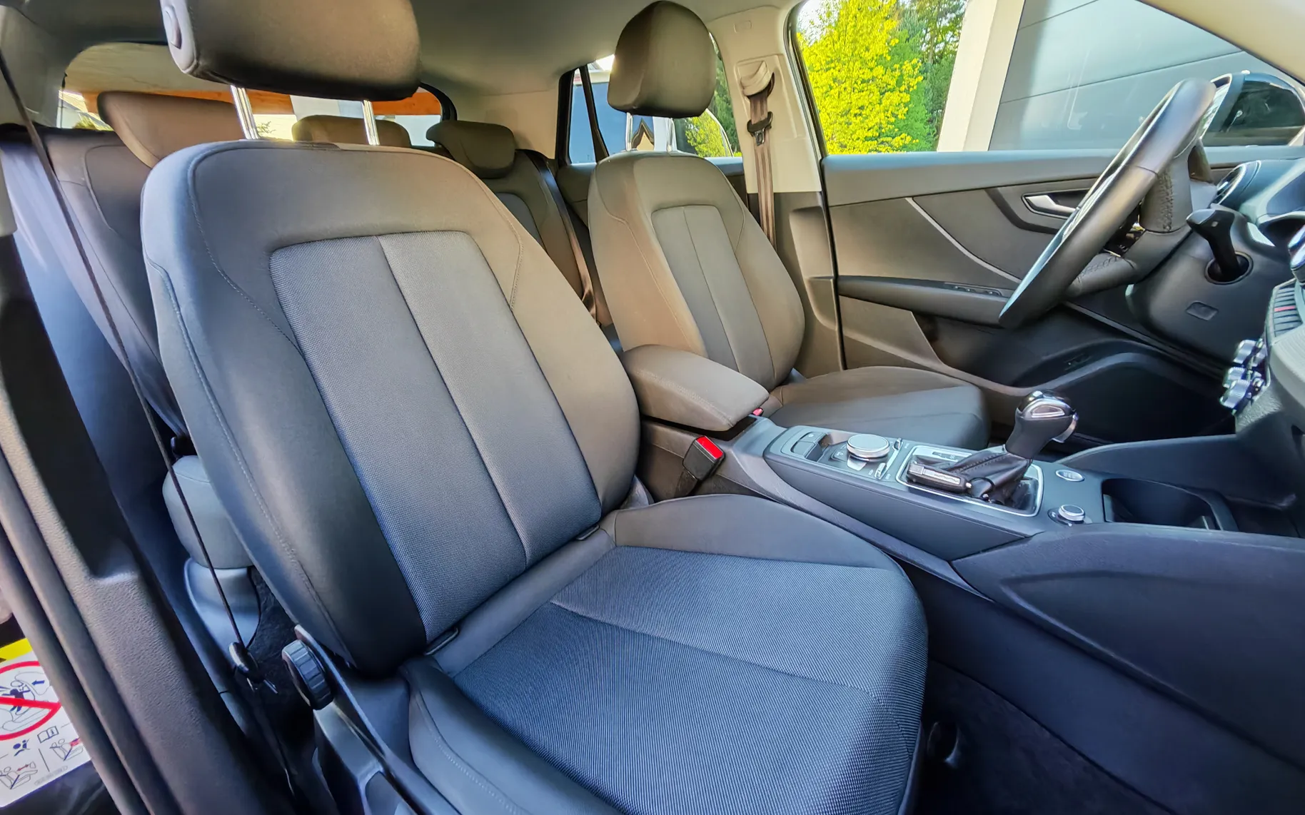 Notranja slika - Audi Q2 - 35 TFSI S line S tronic - 10