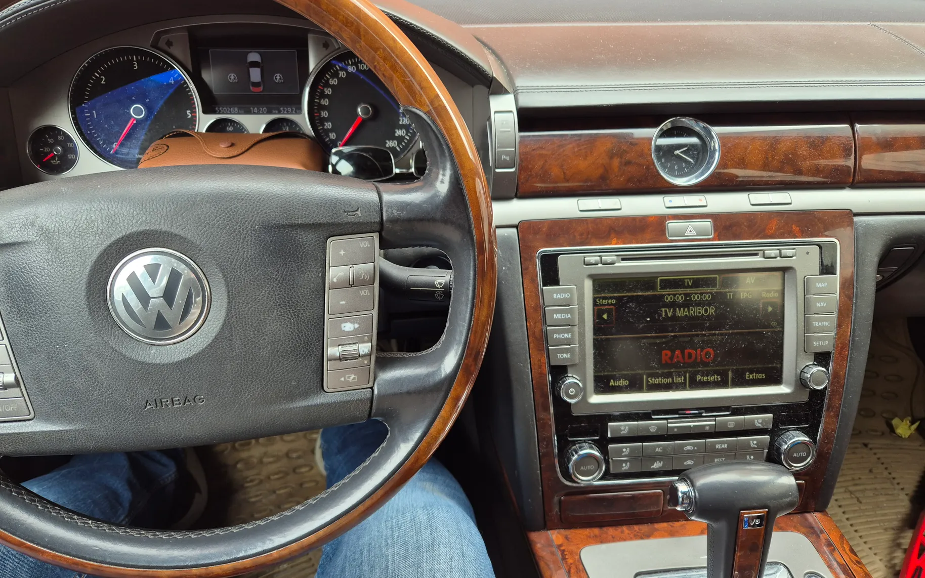 Notranja slika - VW Phaeton - DMR 3,0 V6 TDI 4MOTION Tiptronic - 6