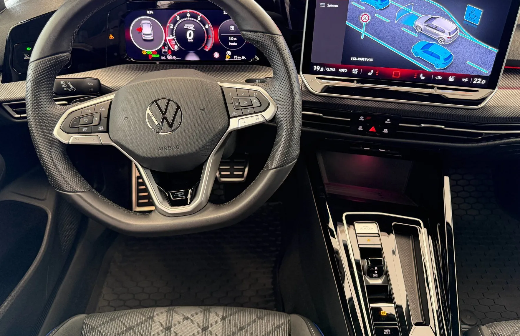 Zunanja slika - Volkswagen Golf - 4JOY 1.5 eTSI DSG-SLO-1.lastnik-MATRIX-KAMERA - 7