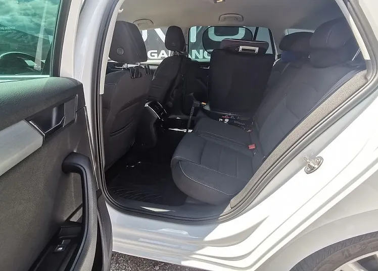 Zunanja slika - Škoda Superb - 2.0 TDI Style Combi110 kW XENON-ALU19-NAVI-VIRTUAL - 9