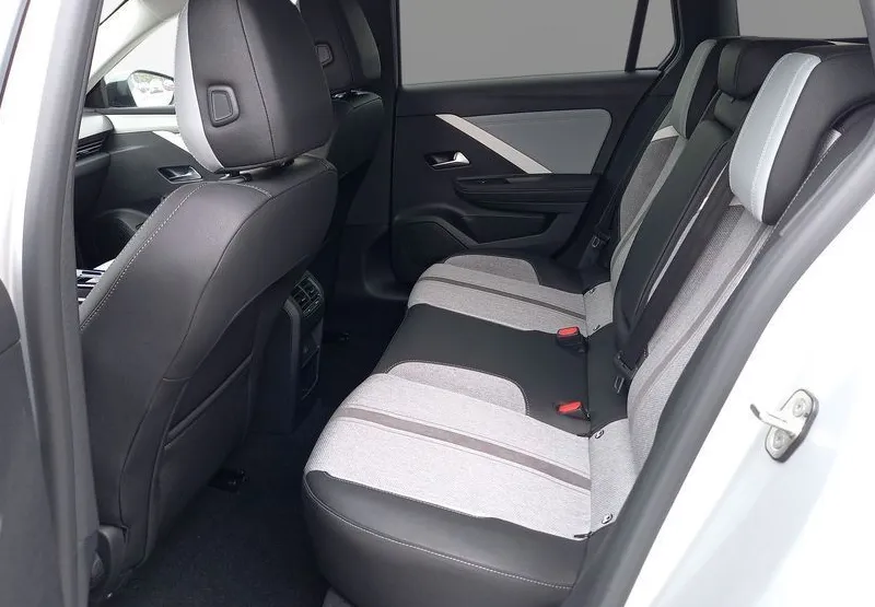 Zunanja slika - Opel Astra - 1.5 Dizel 96KW S S Elegance - 7