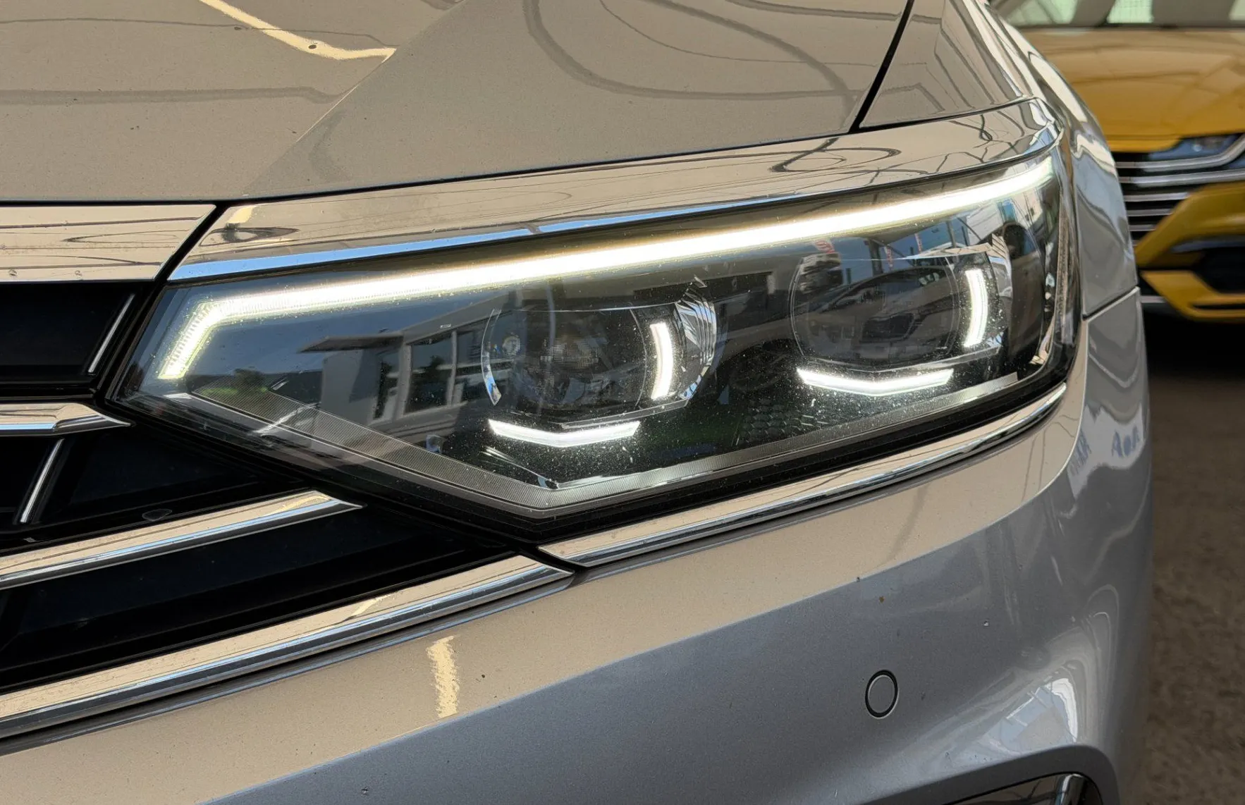 Zunanja slika - Volkswagen Passat - Variant R-Line EDT 2.0TDI DSG SLO 1.Lastnik MATRIX-VIRTUAL - 3