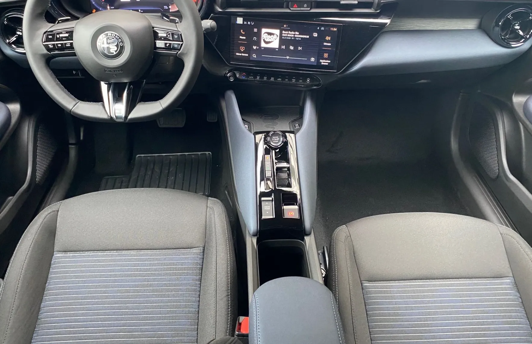 Zunanja slika - Alfa Romeo Junior - 1.2 E-DCT6 MHEV 136KM CORE - 8
