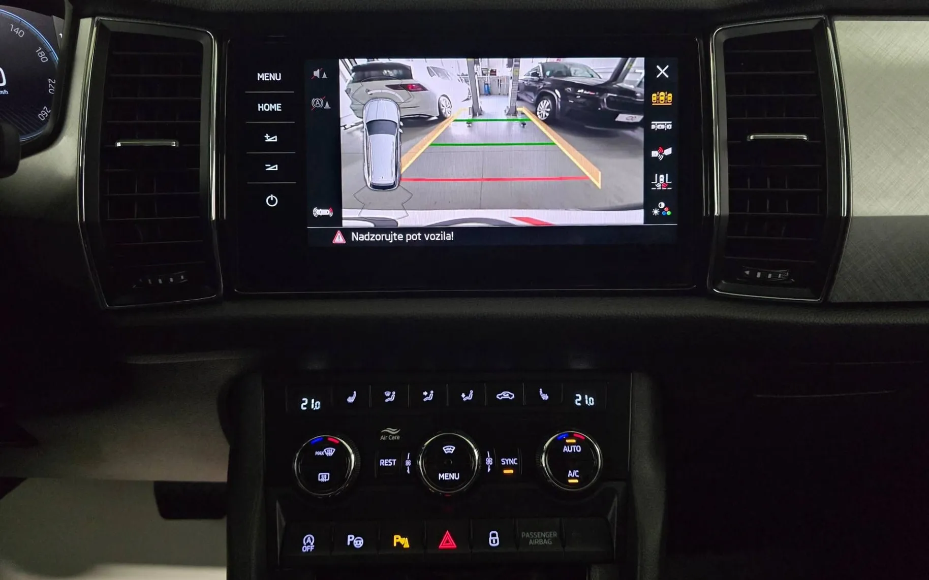 Notranja slika - Škoda Kodiaq - 4x4 2.0 TDI Ambition Tour DSG - Matrix.virtual.ACC - 19