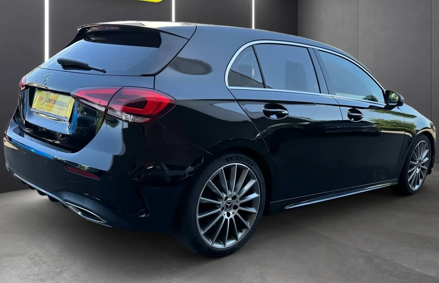 Zunanja slika - Mercedes-Benz A-Razred - A220 4MATIC AMG LINE FUL LED NAVI ACC KAMERA USNJE - 9