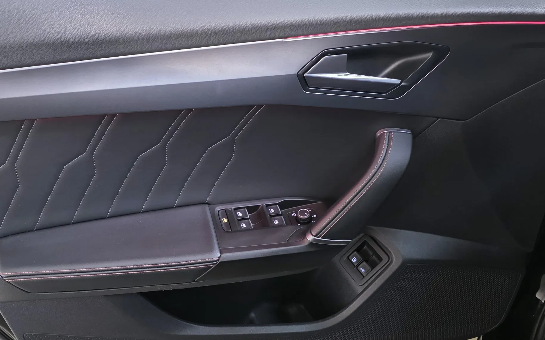 Zunanja slika - Cupra Formentor - 1.4TSI VZ PHEV 360KAM ACC LANE NAVI - 7