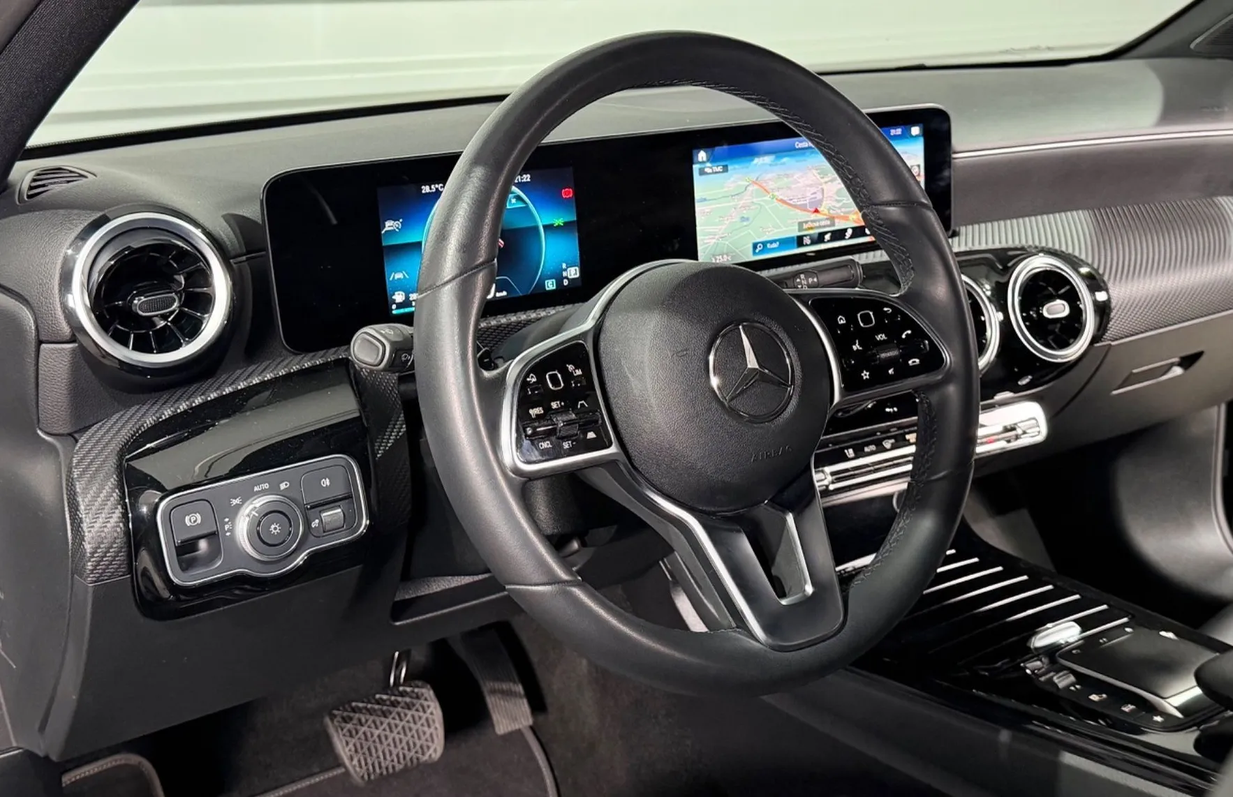 Zunanja slika - Mercedes-Benz A-Razred - LIMUZINA - AKTIVNI TEMP. - KAMERA - NAVI - LED ... - 7
