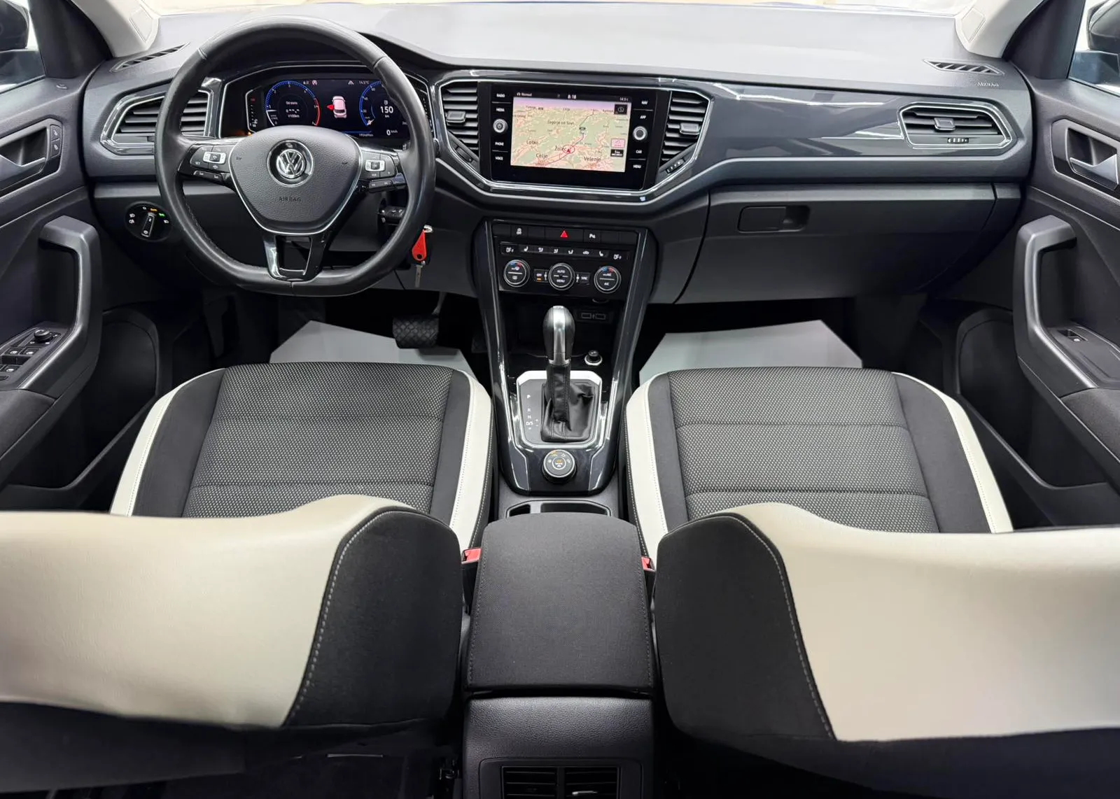 Zunanja slika - VW T-Roc - 2.0 TDI 4M AUT. - 5