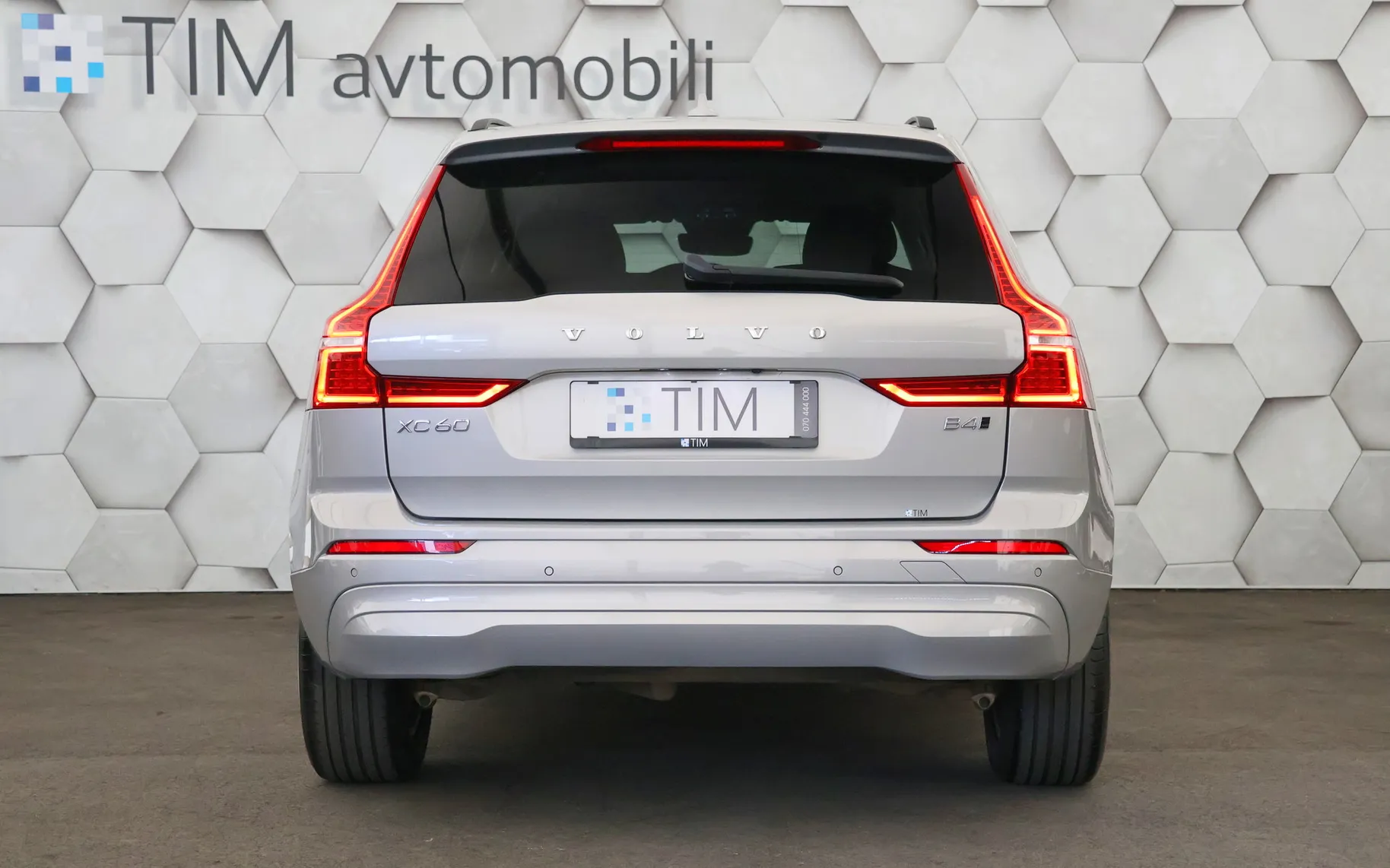 Zunanja slika - Volvo XC60 - B4D 2.0d AWD Geartronic Core 197KM - 6