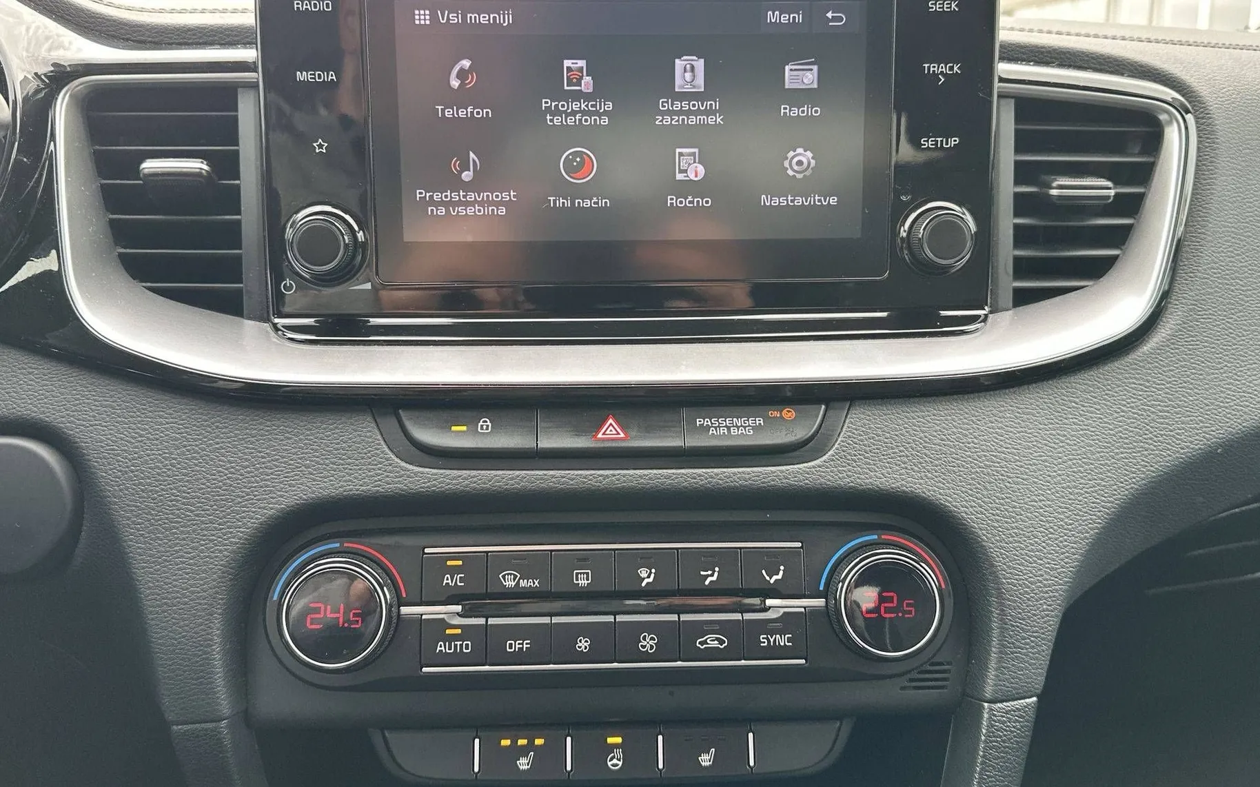 Notranja slika - KIA XCeed - 1.5 T-GDI EX WAY - 18