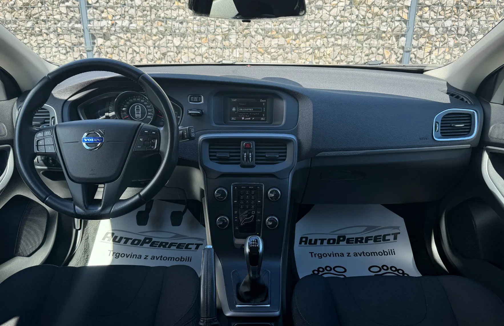 Zunanja slika - Volvo V40 Cross Country - 2.0TD D2|SLO|PDC|KLJUKA|V.SERVIS - 12