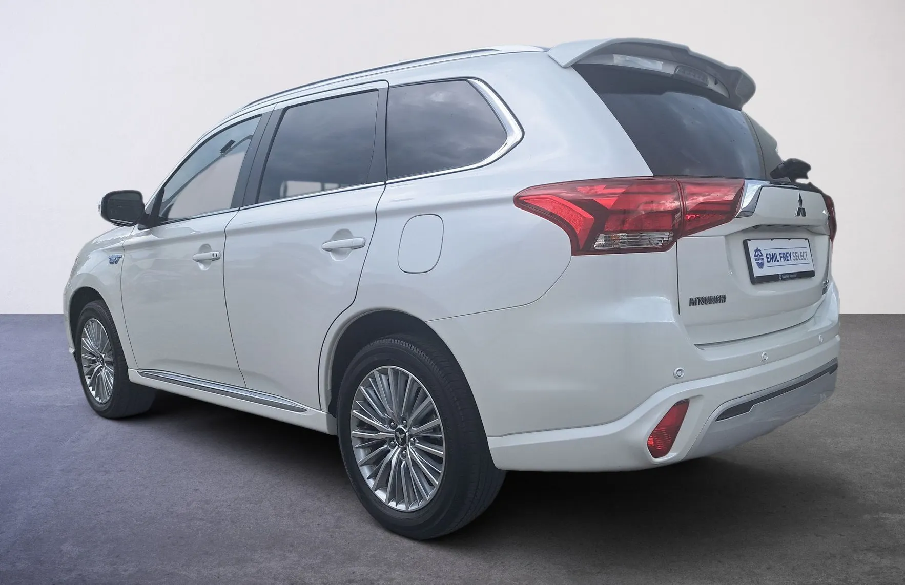 Zunanja slika - Mitsubishi Outlander - PHEV 4WD 2.4 Diamond Avt. - 4