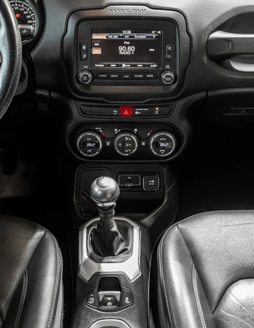 Zunanja slika - Jeep Renegade - LIMITED-NAVIGACIJA-TEMPOMAT-USNJE-PARK SENZORJI - 11