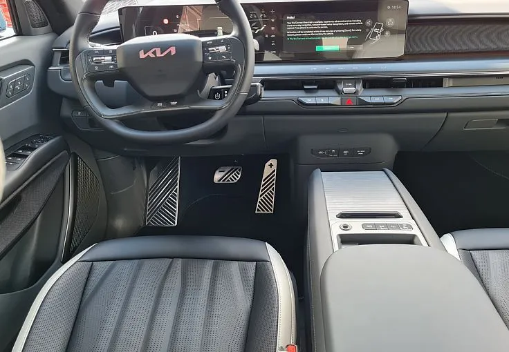 Zunanja slika - KIA EV9 - 99.8 kWh GT-Line Launch 141.5 kW  192KM - 8