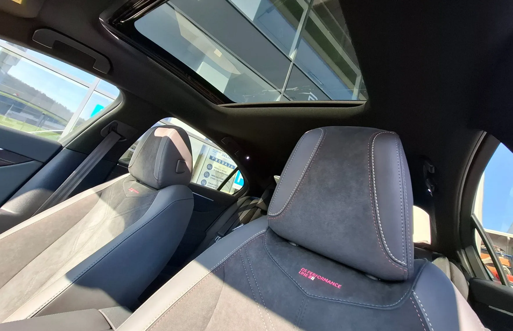 Zunanja slika - DS DS 9 - 1.6PHEV PERFORMANCE LINE+ 250HP - KOT NOV - 193KM - 11
