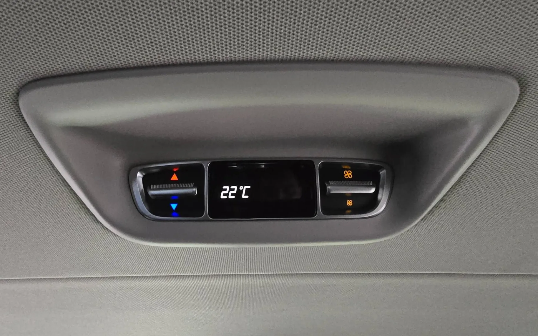 Notranja slika - Mercedes-Benz V-Razred - V 220 d Edition Lang-dolgi Avt. - LED.navi.kamera - 20