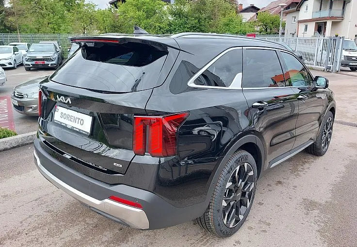 Zunanja slika - KIA Sorento - 2.2 TCi EX Launch Pano.AWD 7s 8DCT 142kW - 4