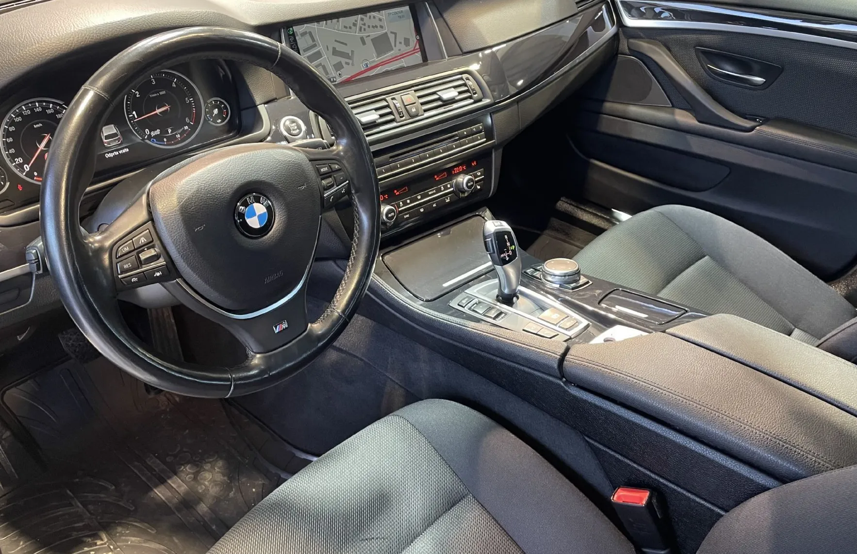 Zunanja slika - BMW Serija 5 - Touring: 520d-HEADUP-VIRTUAL-LANE-NAVI-RADAR-KAMERA-LED- - 7