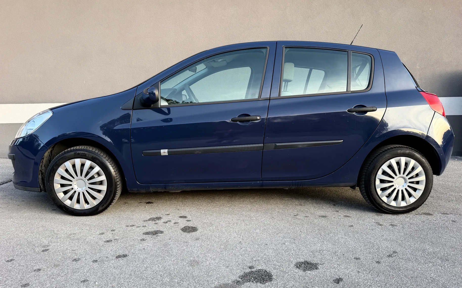 Zunanja slika - Renault Clio - 1.2 Authentique Pack 2.LASTNIK SLO.VOZILO KLIMA - 9