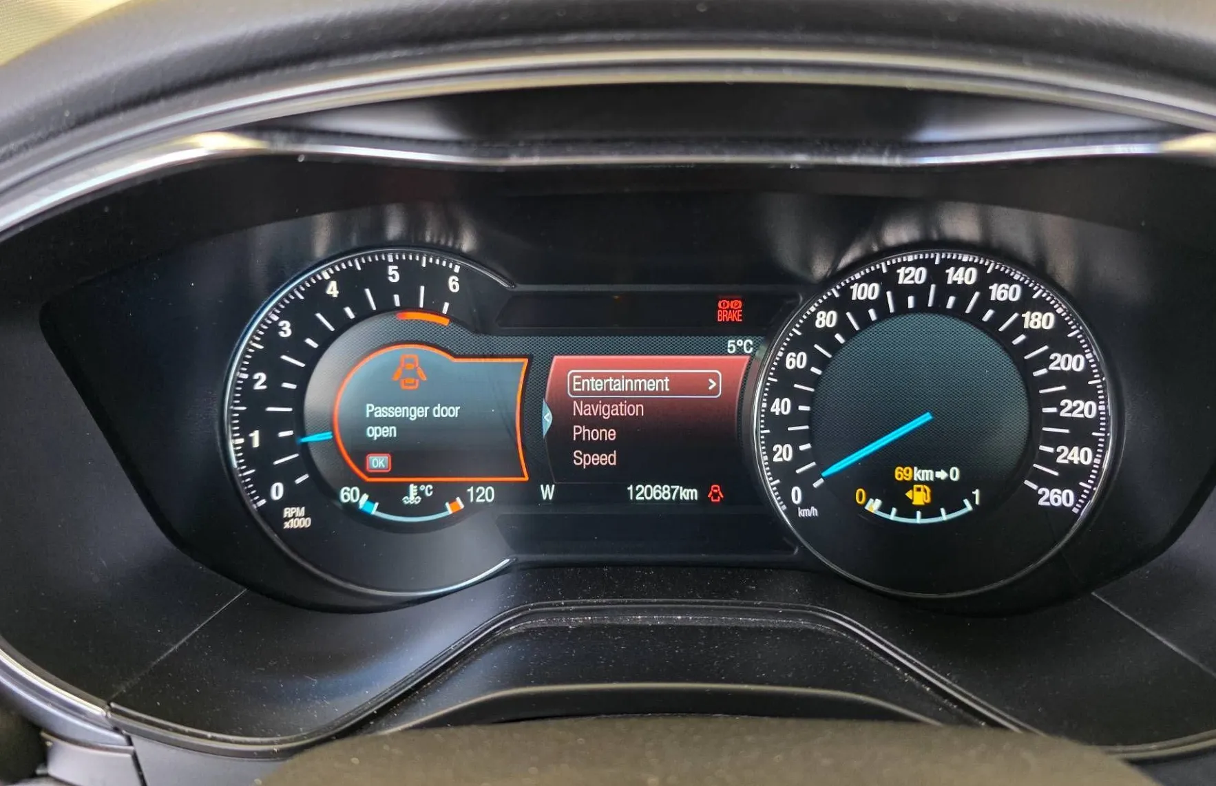 Zunanja slika - Ford Mondeo - 2.0 TDCi-ST LINE-119.000KM-1 LASTNIK-ODLIČEN... - 15