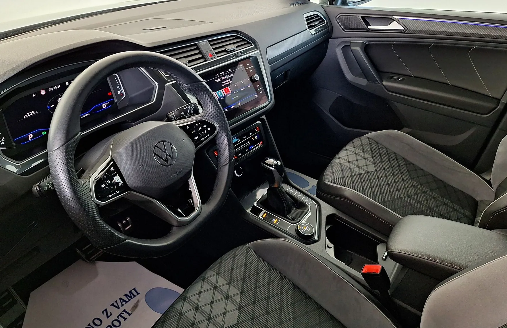 Zunanja slika - Volkswagen Tiguan - 2.0 TDI 4MOTION R-Line•IQ LED•VL.KLJUKA•AMBIENT• - 10