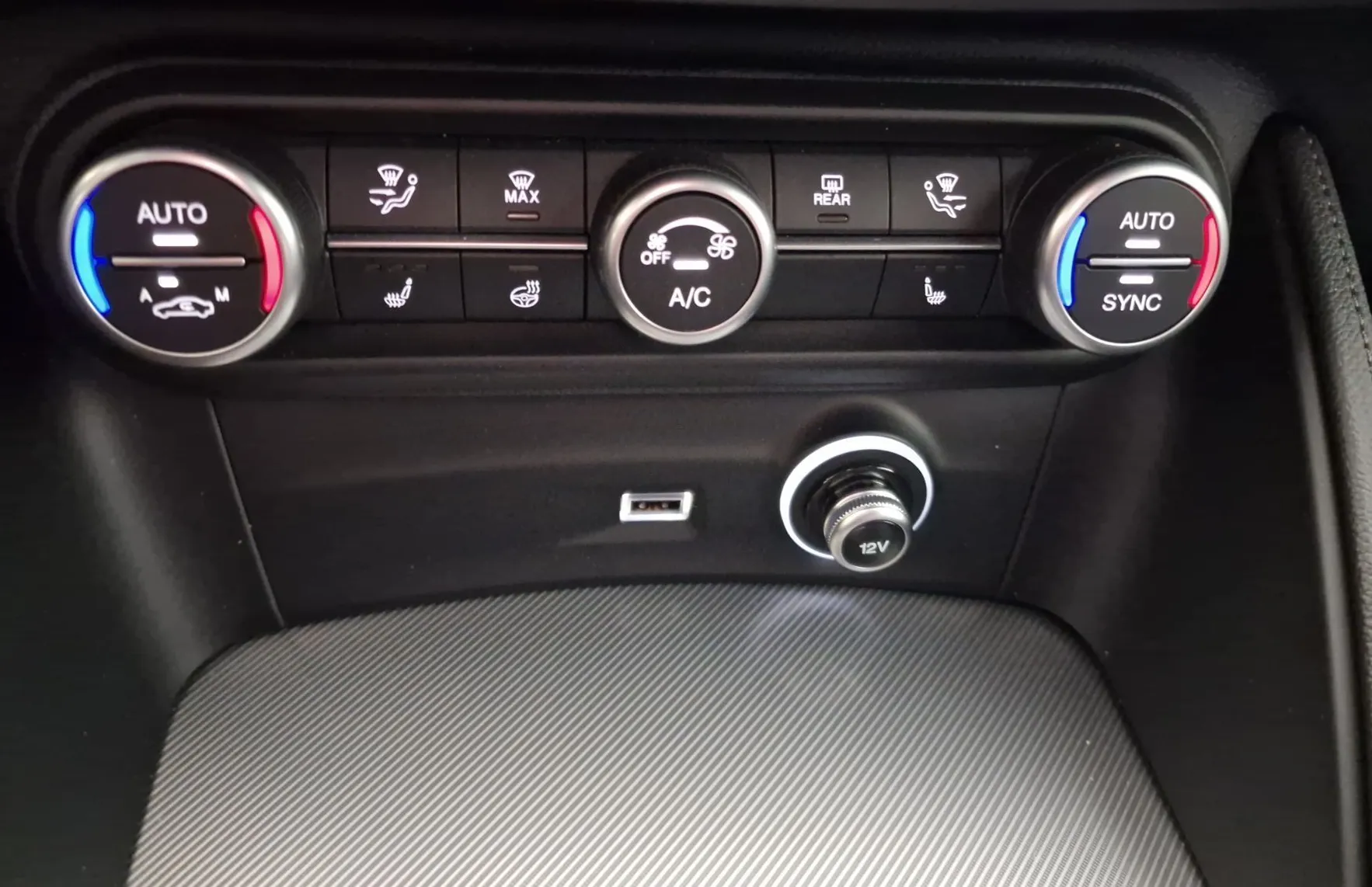Zunanja slika - Alfa Romeo Stelvio - Q4 2.2 Multijet 210 Veloce Avt. - 17