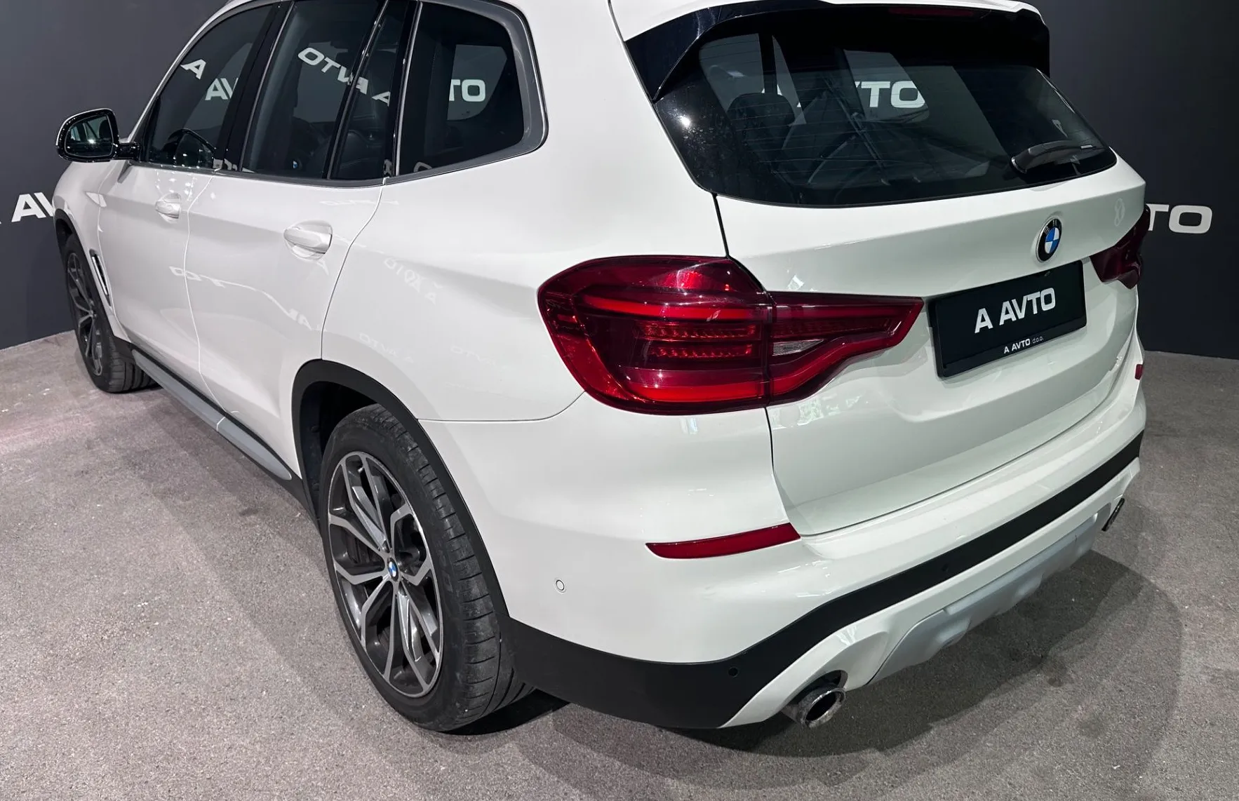 Zunanja slika - BMW X3 - serija : xDrive 30d xLine Avt. AD.LED-KAMERA-19COL-USNJE... - 5