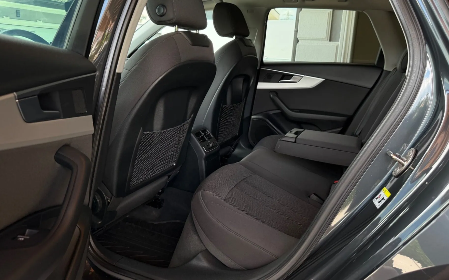 Notranja slika - Audi A4 Avant - 2.0 TDI-AUT-VIRTUAL-LIZING ZA TUJCE-XENON LED - 10