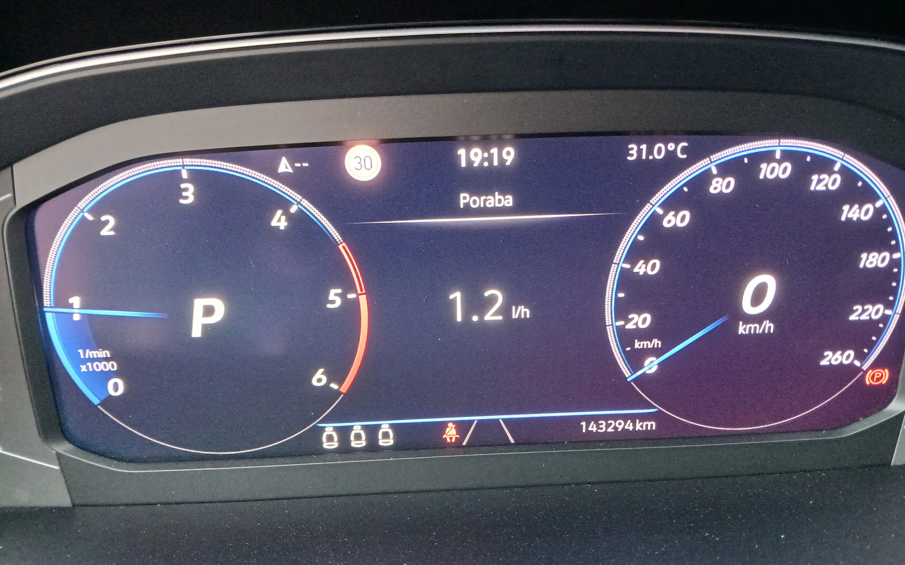 Notranja slika - Volkswagen Passat - Variant 2,0 TDI BMT SCR Business DSG - 9