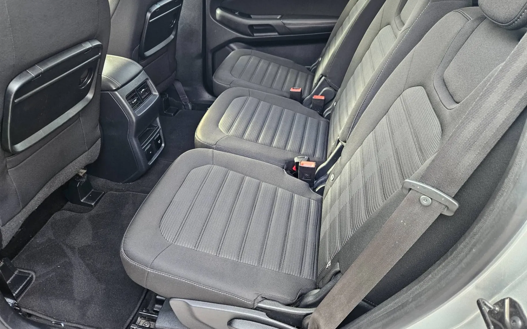 Notranja slika - Ford Galaxy - 2.0 TDCi Titanium AVT.  NAVI 7 SEDEŽEV - 11