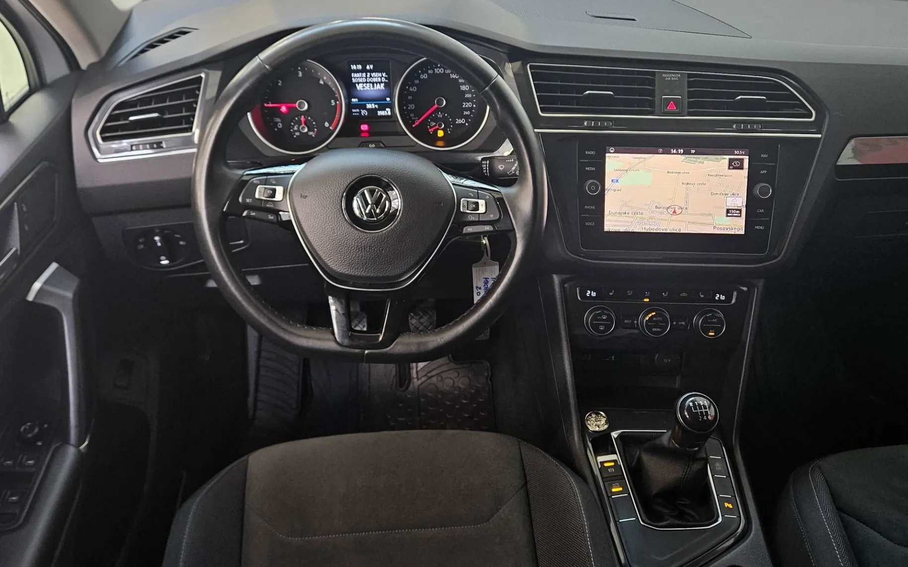 Notranja slika - Volkswagen Tiguan - 2.0 TDI BMT Highline - 7