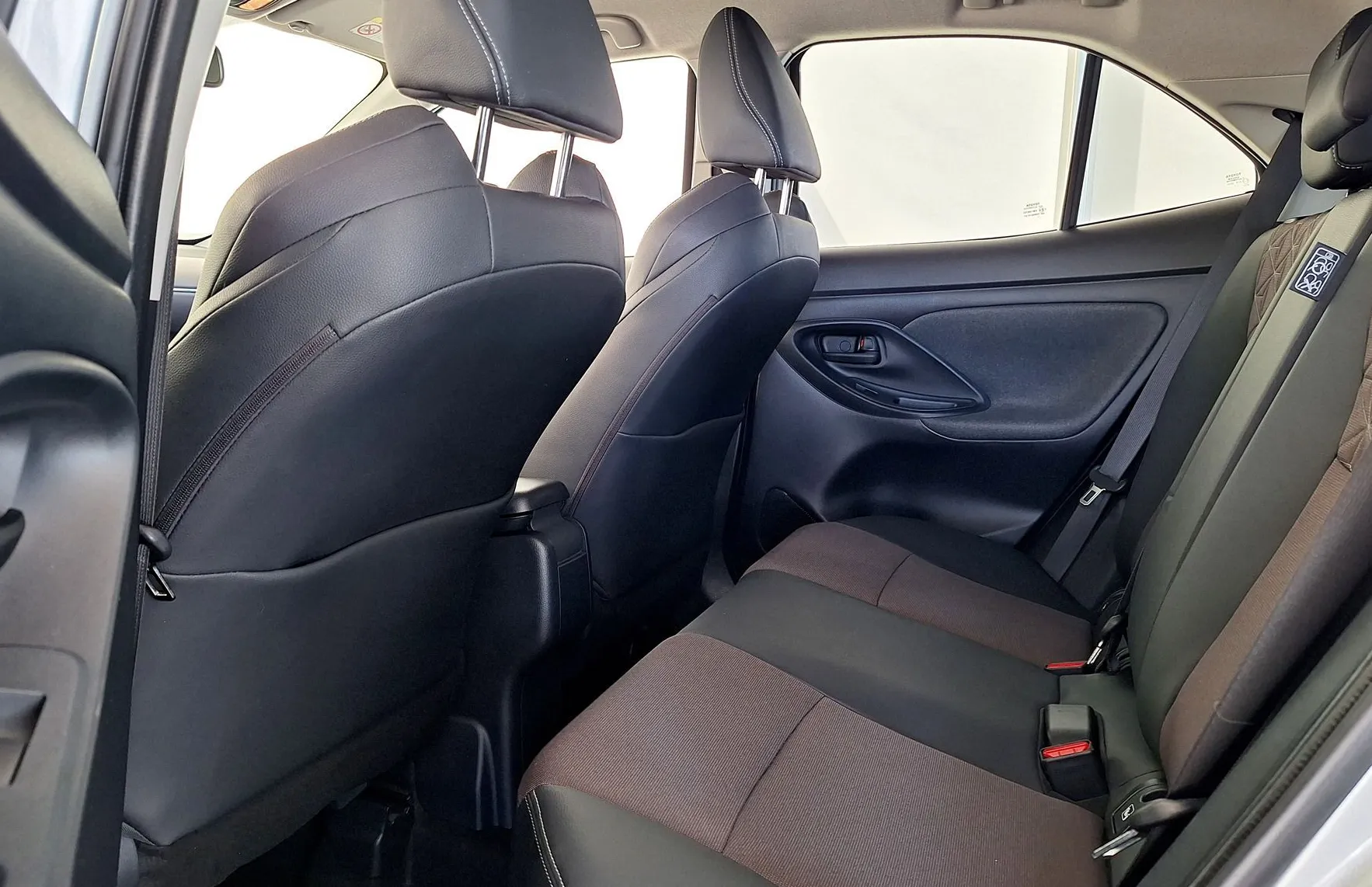 Zunanja slika - Toyota Yaris Cross - 1.5 VVT-iE Elegant MT6 - 15