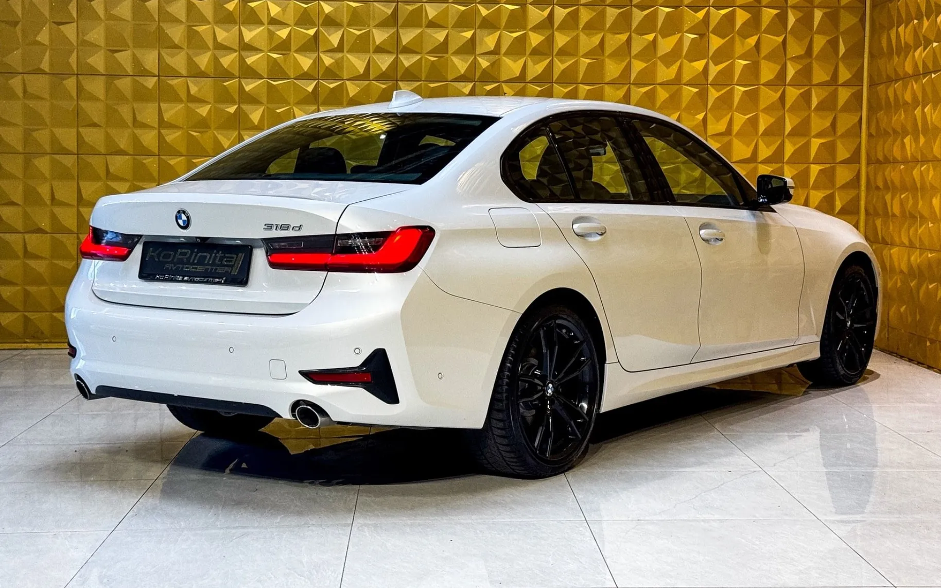 Notranja slika - BMW serija 3: - 318d AUT.-Sport Line-VIRTUAL-KAMERA-PERLA-AMBI - 11
