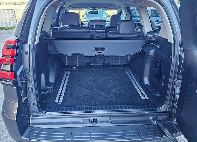 Zunanja slika - Toyota Land Cruiser - 2.8 D-4D AWD Premium-Le 165.000 km- EL.Sede  382 i-K - 18
