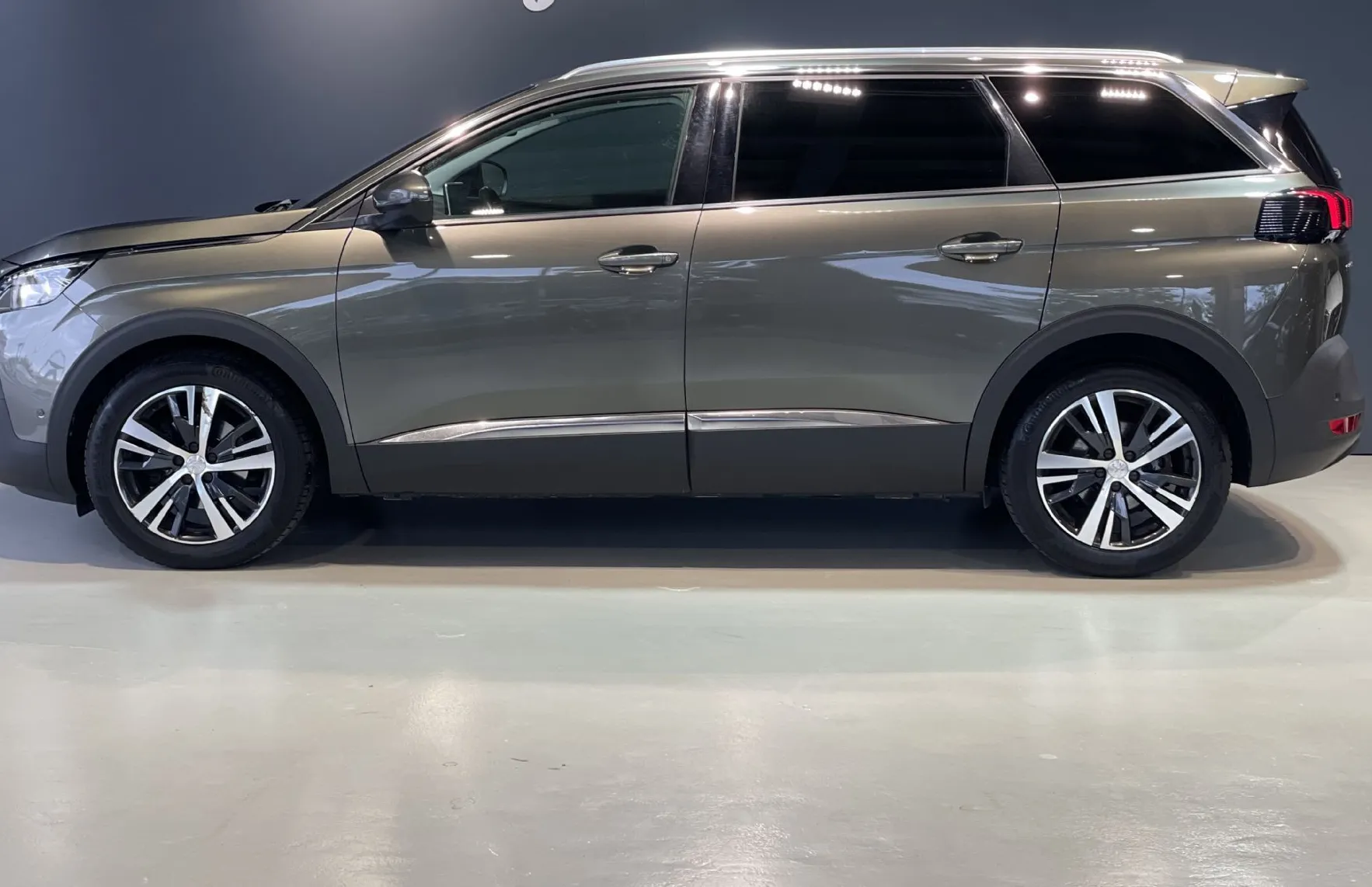 Zunanja slika - Peugeot 5008 - 1.5HDI-NAVIGACIJA-360KAMERA-MRTVI KOT-RADAR-LED-18 - 5