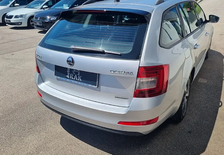 Zunanja slika - Škoda Octavia - Combi 1.6 TDI Ambition - 6