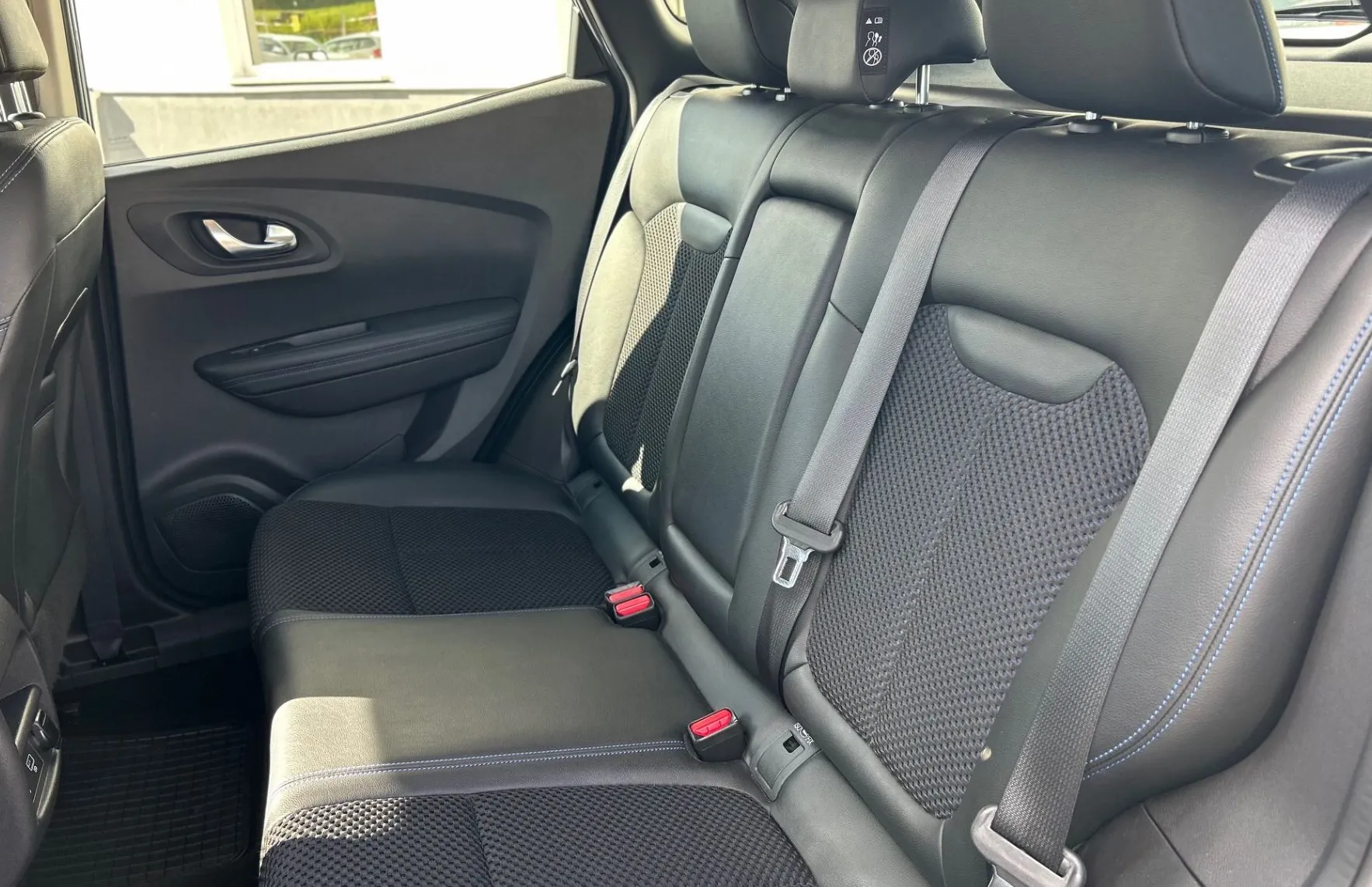 Zunanja slika - Renault Kadjar - LIMITED TCe 140 - 1.LAST - SLO - 4