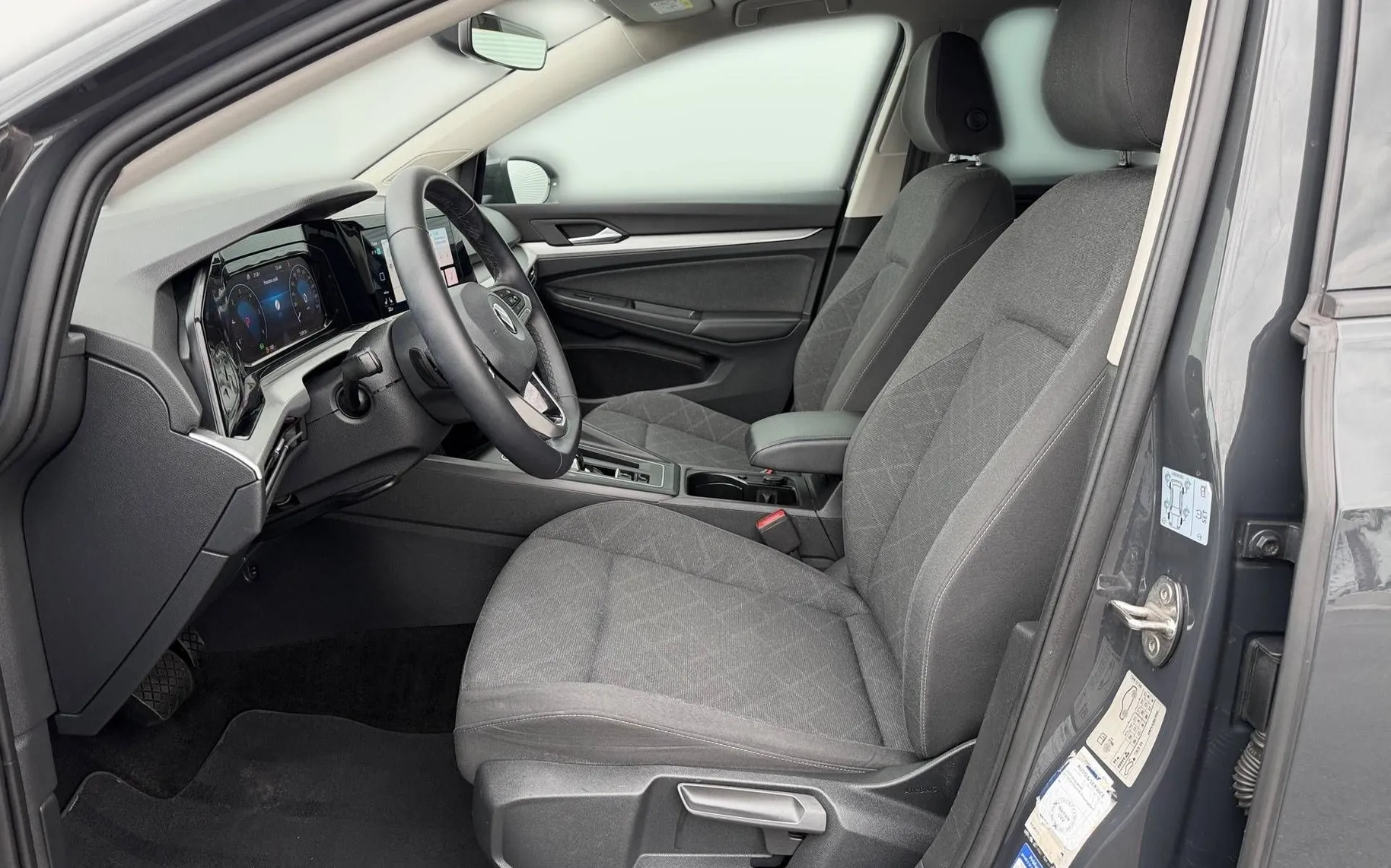 Notranja slika - Volkswagen Golf Variant - 2.0 TDI Life DSG-LED-ACC-PDC-Navigacija-AppConne.. - 7