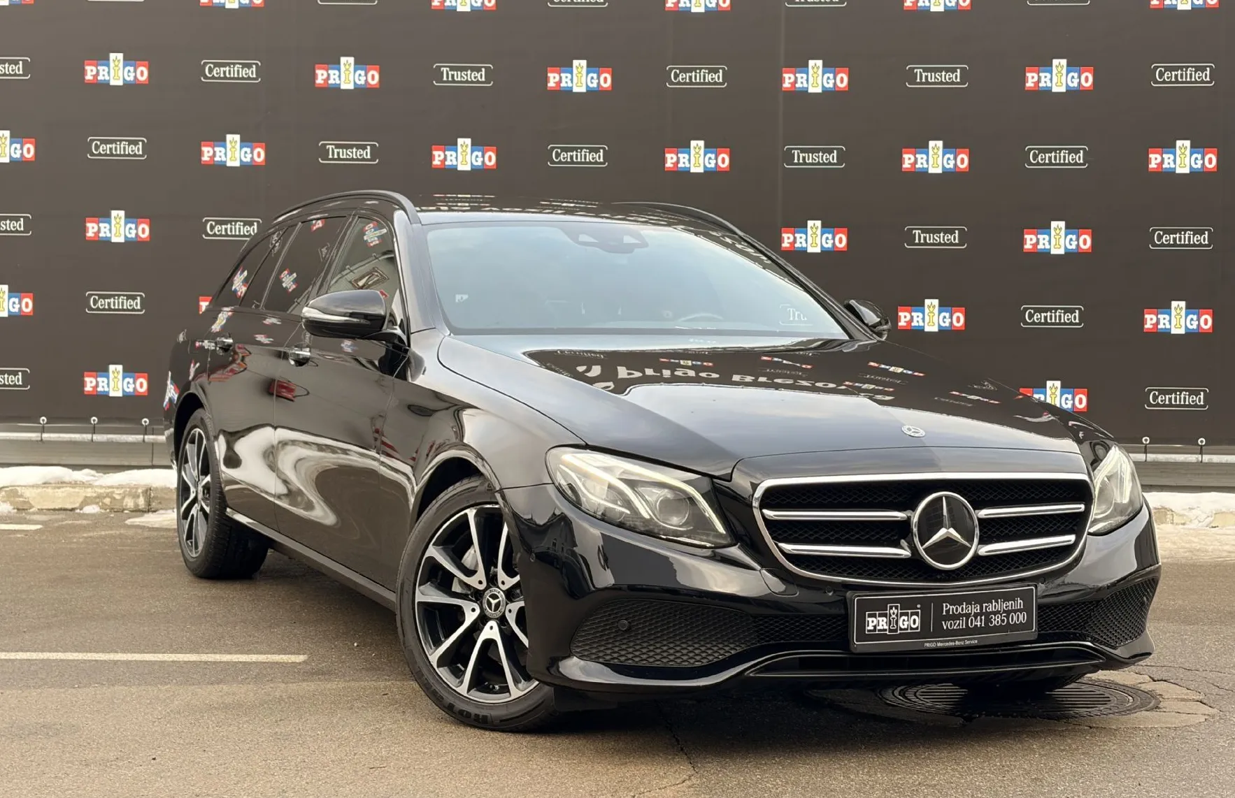 Zunanja slika - Mercedes-Benz E-Razred - E 220d T 4MATIC Avantgarde Avt. - 1