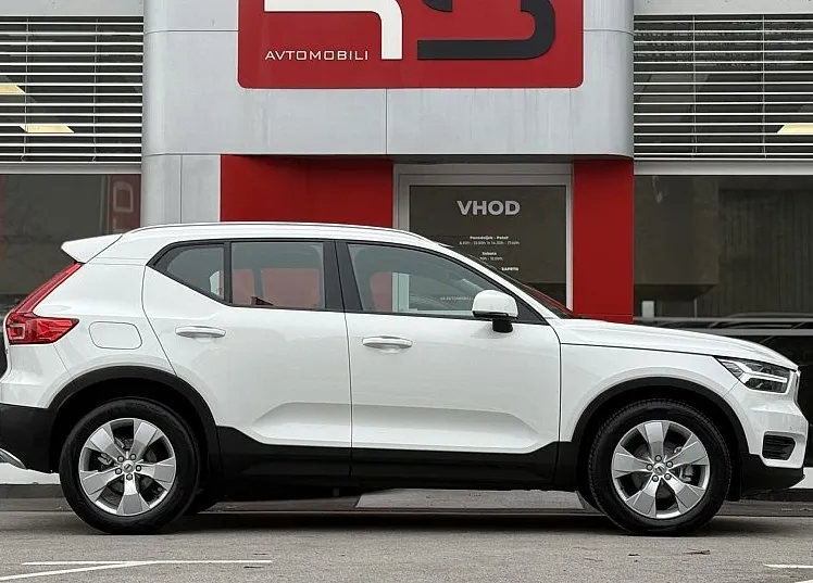 Zunanja slika - Volvo XC40 - D3 Momentum 1. LASTNIK - 4