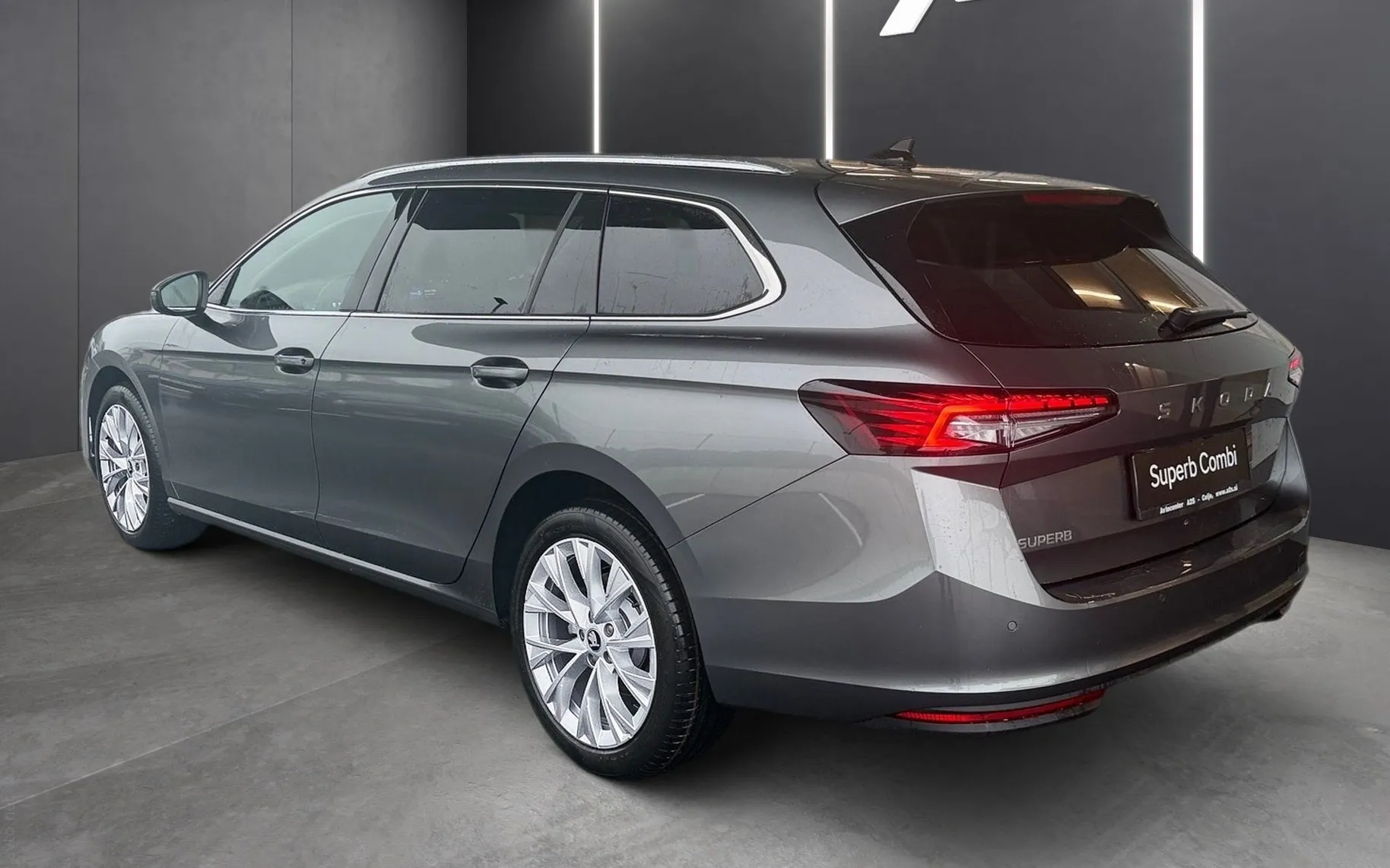 Zunanja slika - Škoda Superb - Combi 2.0 TDI Selection DSG... - 4