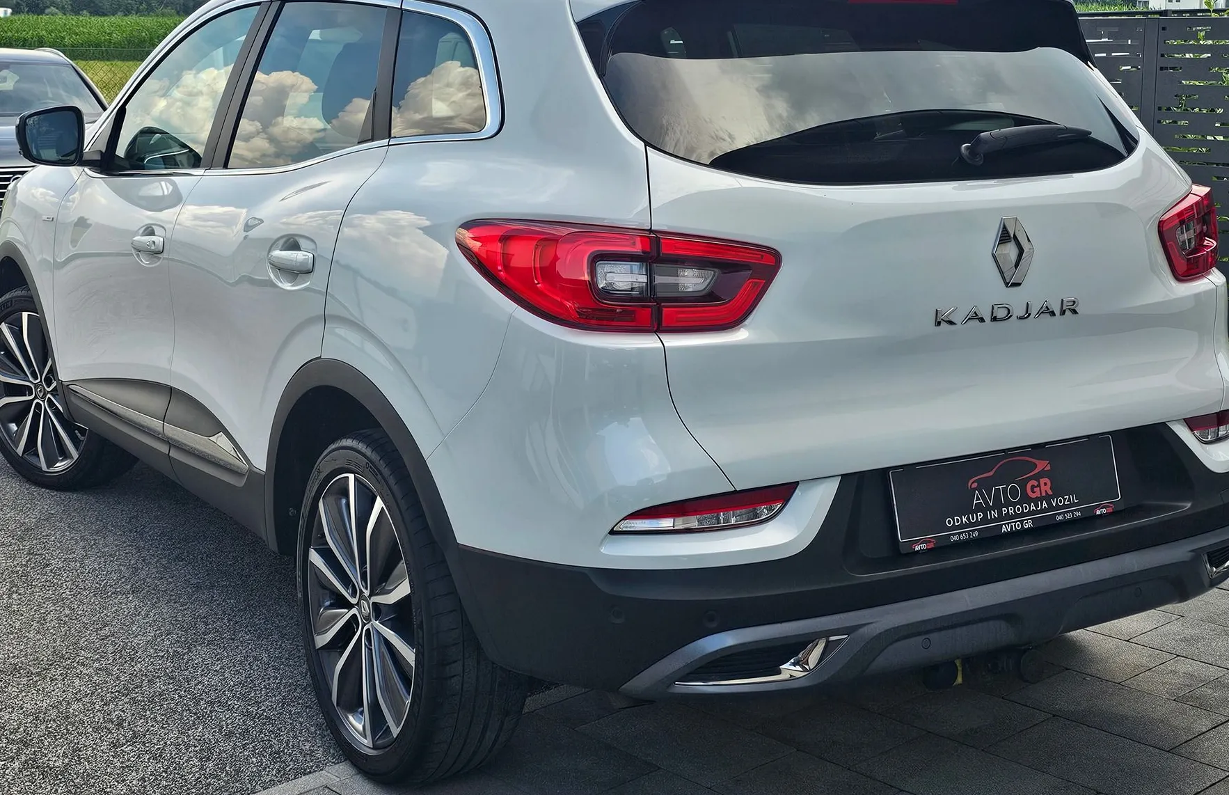 Zunanja slika - Renault Kadjar - TCe 140 Limited- SLO-1. LAST.-Le 129.000km-Perla b - 6