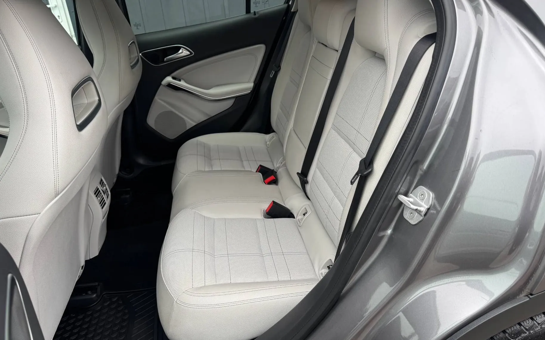 Zunanja slika - Mercedes-Benz GLA-Razred - STYLE°1.LAST°SLO°LED°DIG.KLIMA°PARK.SEN°96.000 KM - 20