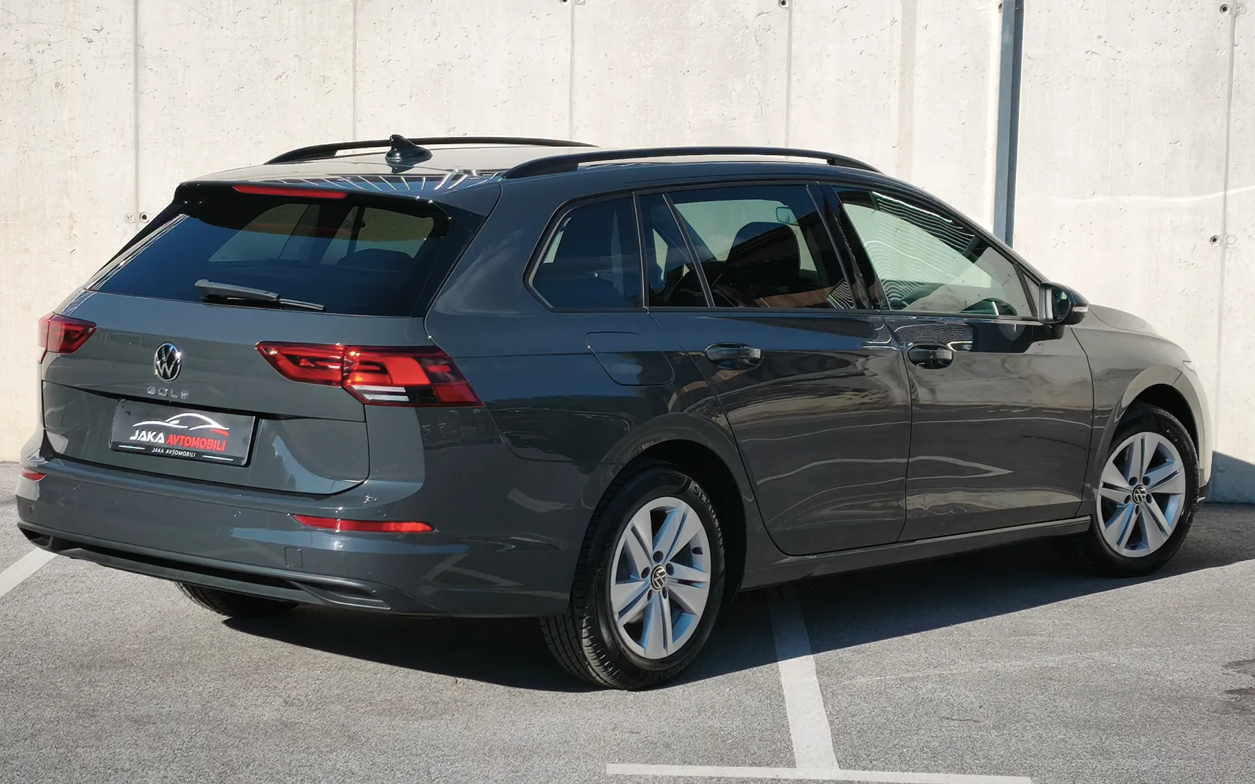 Zunanja slika - Volkswagen Golf - Volkswagen  Variant 2.0-TDI-1-LASTNIK-1-BARVA-SLO-POREKLO-LED - 4