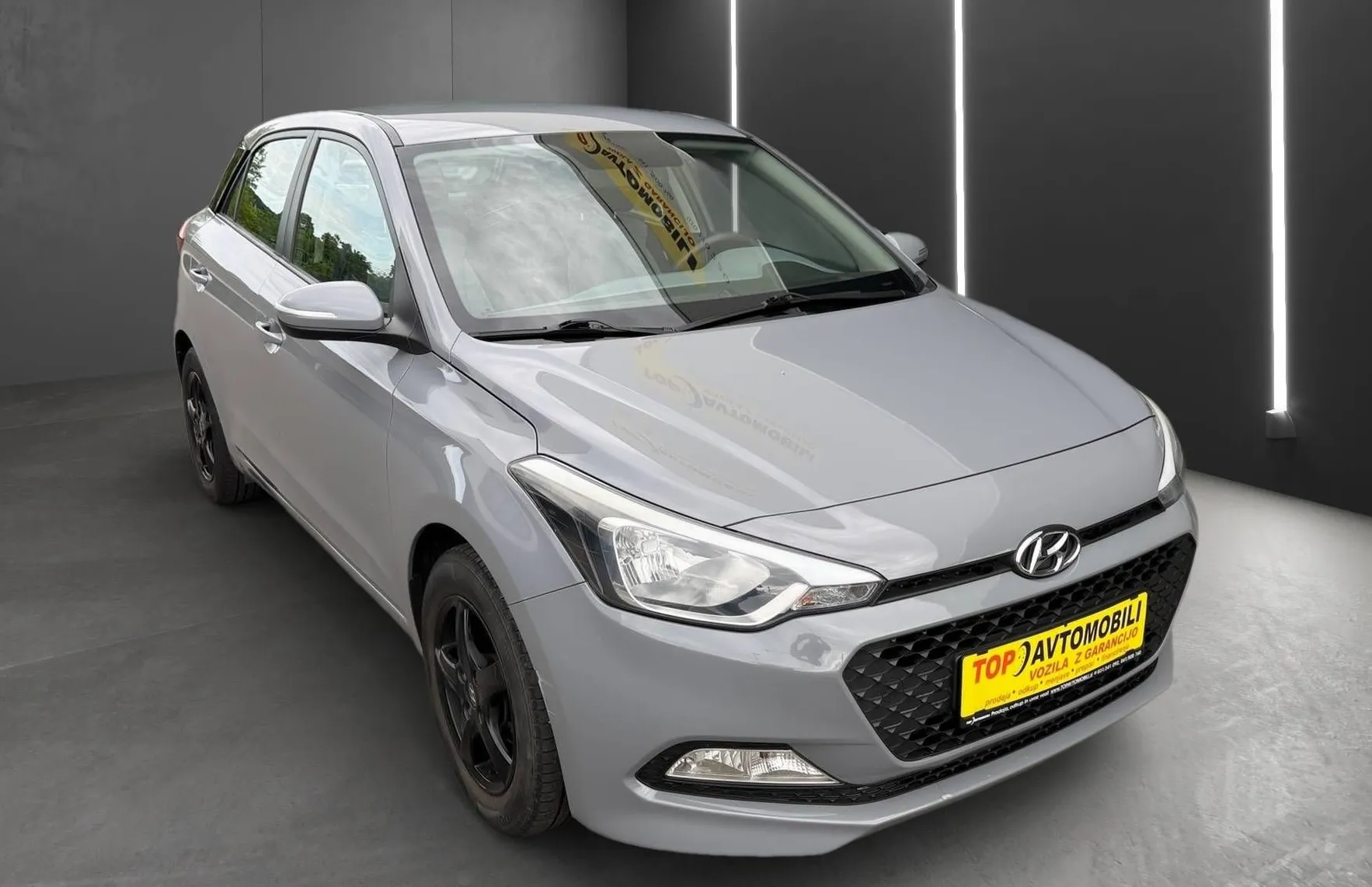 Zunanja slika - Hyundai i20 - 1.25 SLOVENSKI MOŽNOST FINANCIRANJA BREZ POLOGA - 10