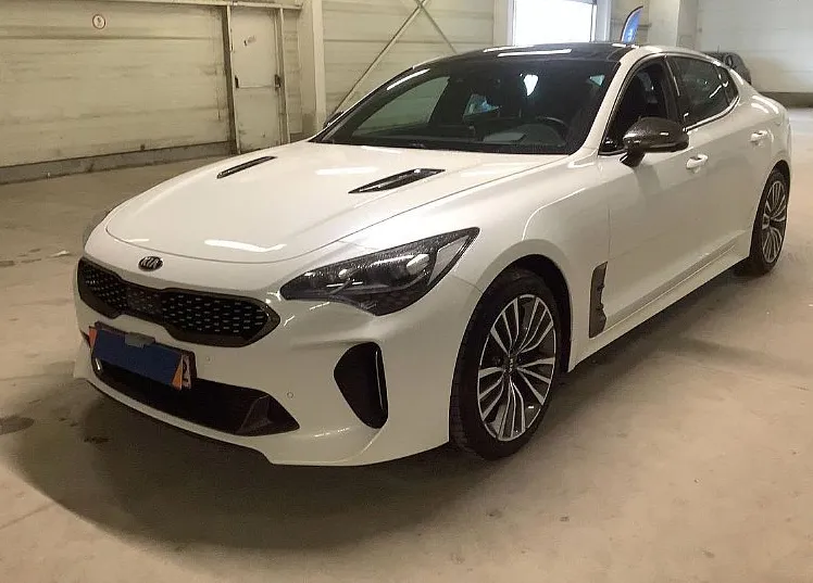 Zunanja slika - KIA Stinger - 2.2 TCI GT Line AWD -PANORAMA -KAMERA -NAVI - 1