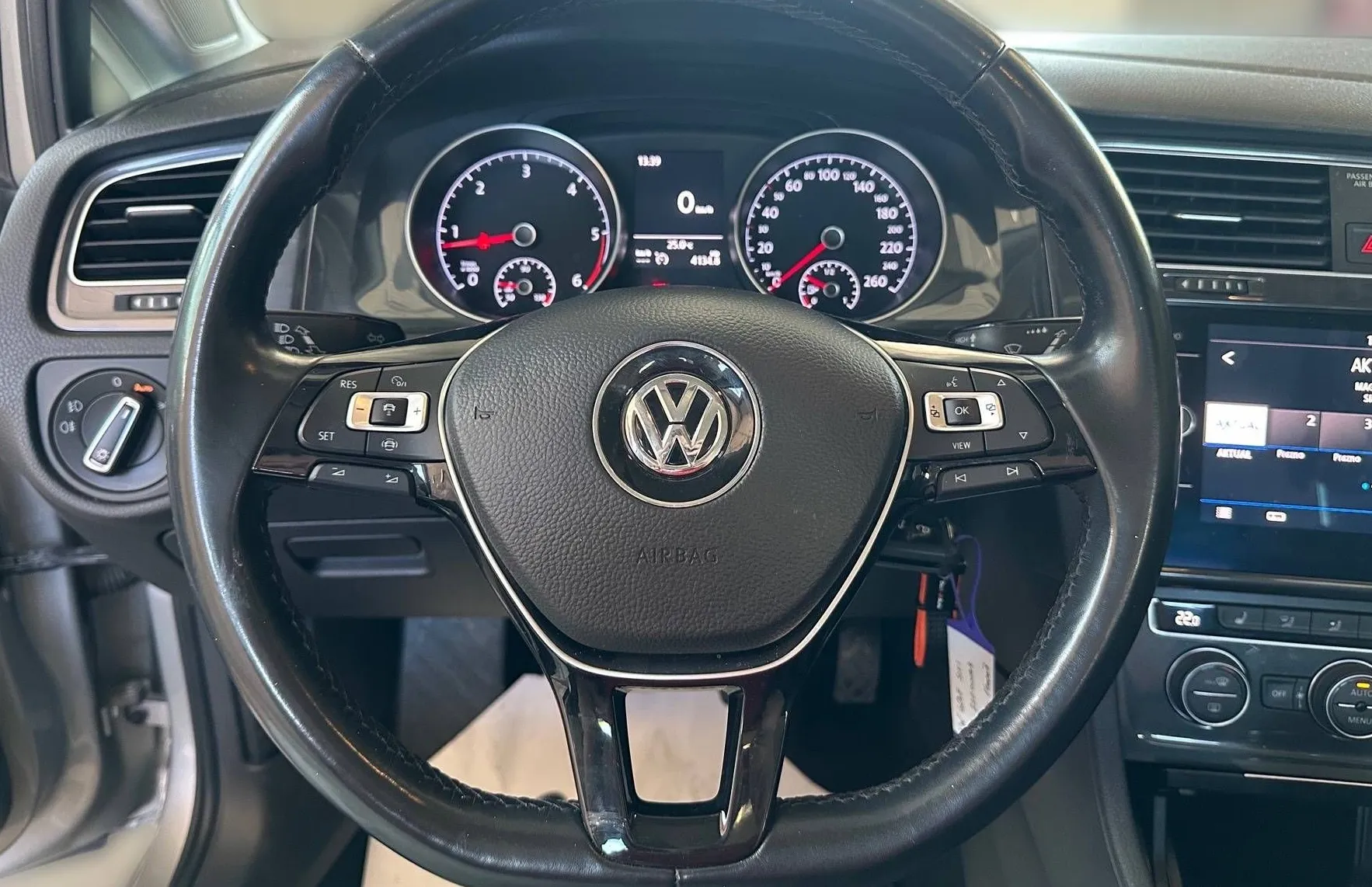 Zunanja slika - VW Golf - 1.6 TDI SLOVENSKI AKTIVNI TEMPOMAT GR.SEDEŽEV TOP - 15