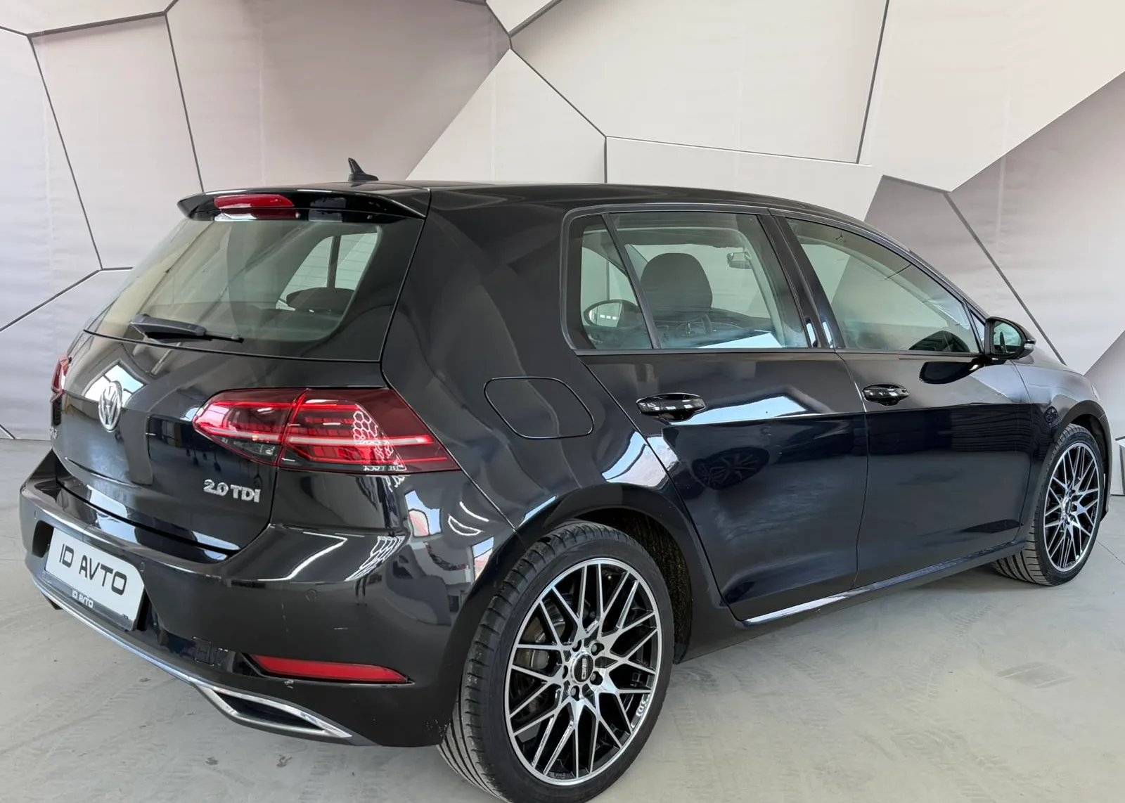 Zunanja slika - VW Golf - 2,0 TDI BMT 40 let DSG - 4